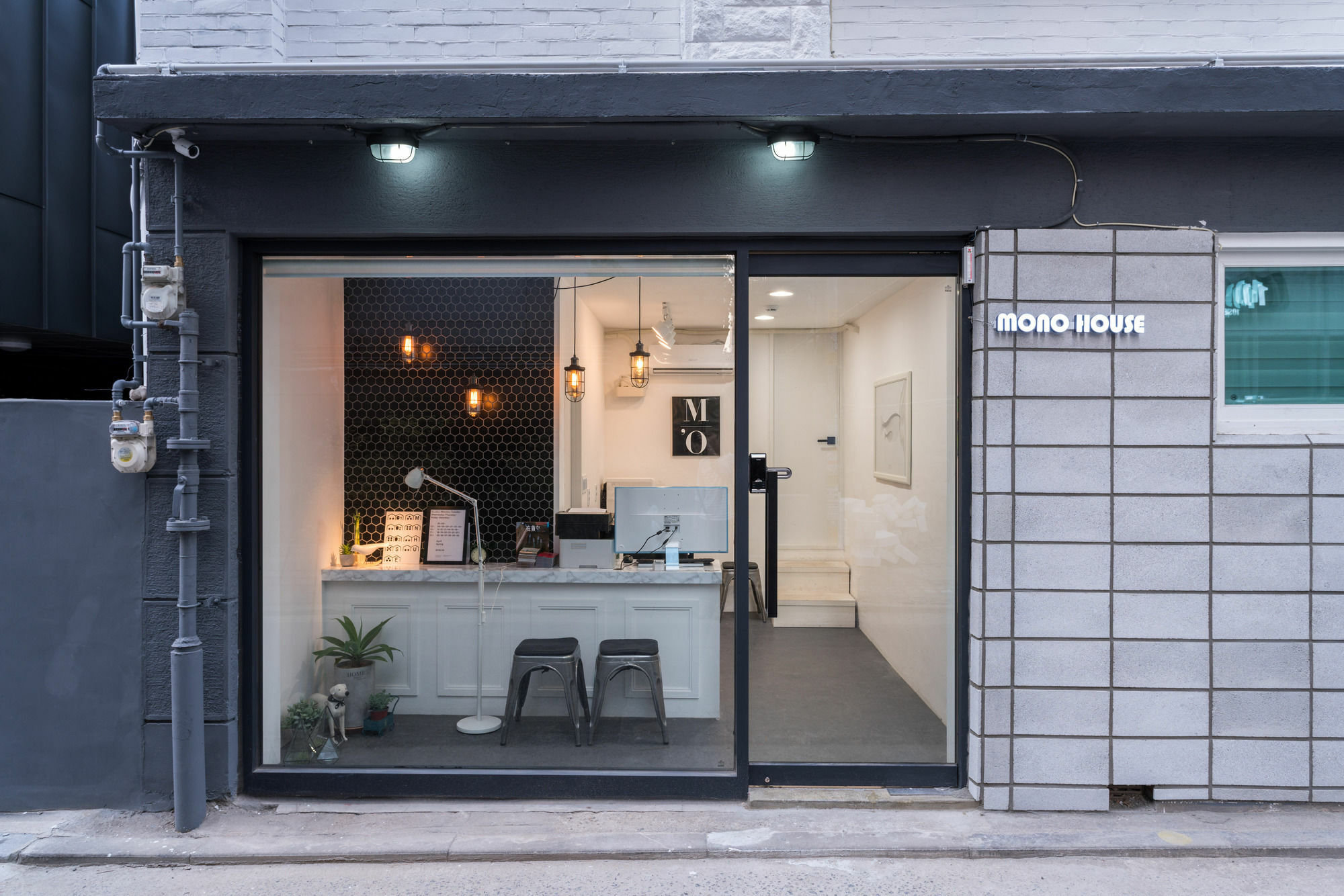 Mono House Hongdae 2 2*